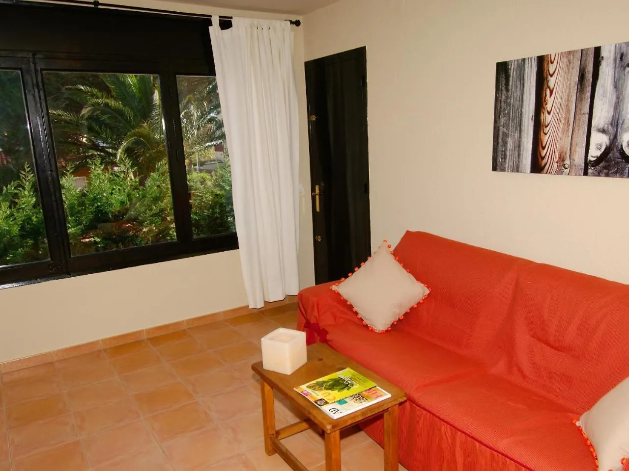 Apartaments Prat Xirlo كاليلا دو بالافروجيل إسبانيا